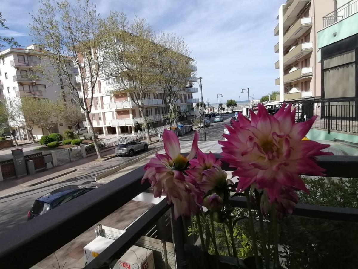 Hotel Abel & Residence Чезенатико Екстериор снимка