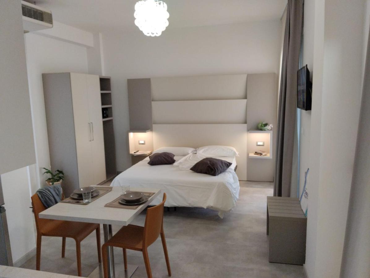 Hotel Abel & Residence Чезенатико Екстериор снимка
