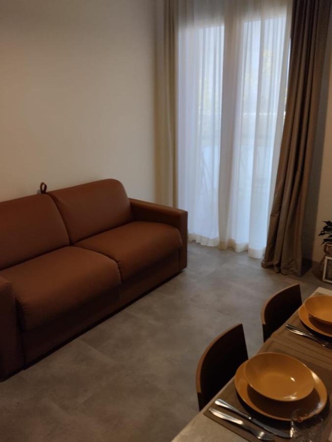 Hotel Abel & Residence Чезенатико Екстериор снимка