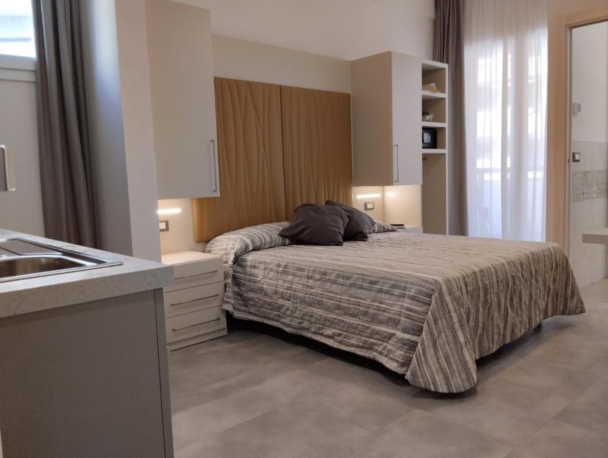 Hotel Abel & Residence Чезенатико Екстериор снимка